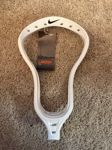 Nike Lakota Head (New)