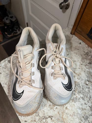 White Men's Size M 11.0 (W 12.0) Adult Nike Alpha Huarache Elite Turf Shoes (Used)