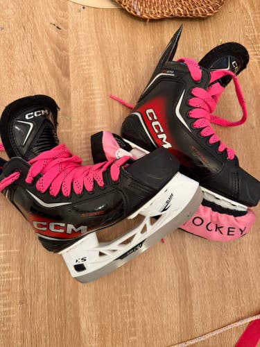 Black 2025 CCM JetSpeed FT870 Hockey Skates Regular Width Size 3 (Used like new)