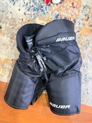 Senior Medium Bauer Nexus N7000 Hockey Pants (Used)