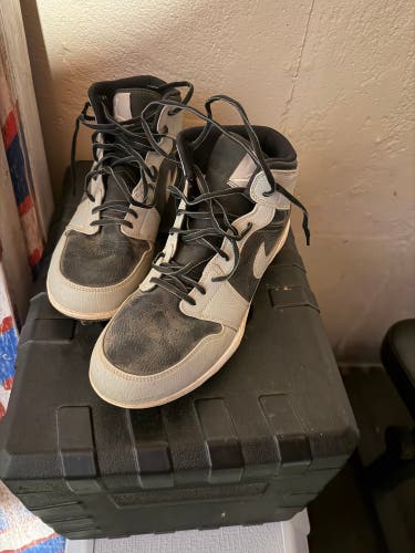 Men's Size M 10.5 (W 11.5) Air Jordan (Used)