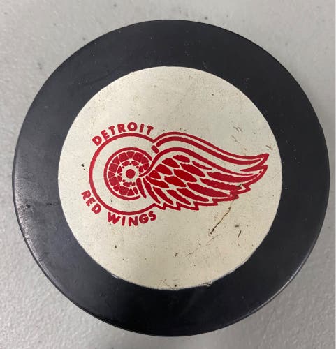Detroit Red Wings puck