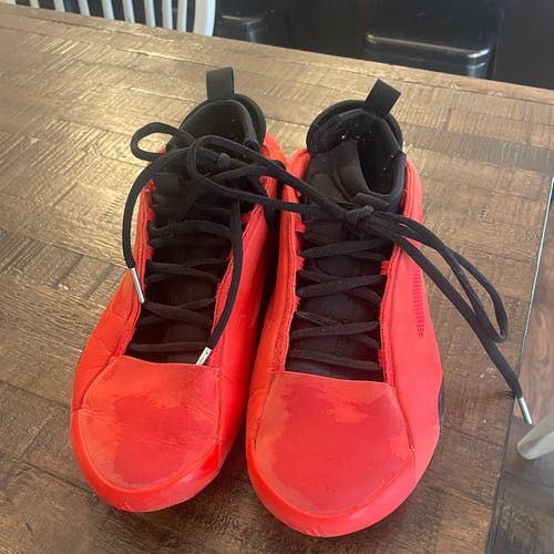 Men's Size M 8.0 (W 9.0) Adidas Shoes (Used)