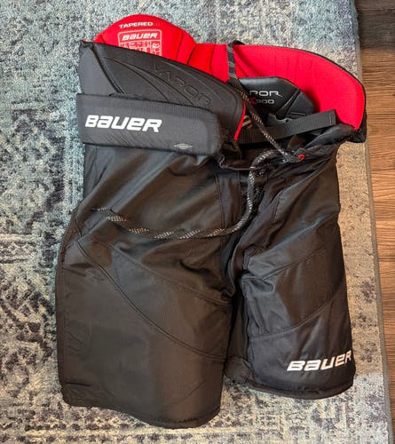 Men's Senior Large Bauer Vapor X900 Hockey Pants (Used)
