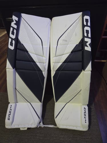 34" CCM EFlex 6.9 Goalie Leg Pads (Used)