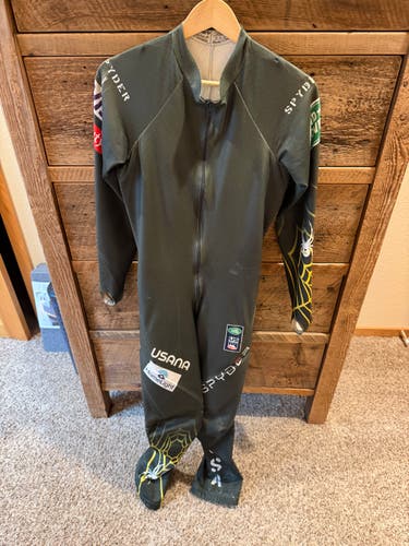 Men's Medium Spyder Ski Suit (Used)