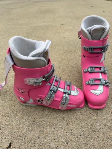Mondo 22 & 22.5 Kid's Roces Idea 6 in 1 Ski Boots (Used)