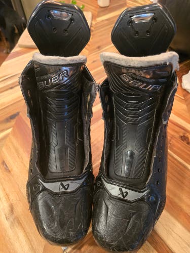 Black 2023 Bauer Supreme Shadow Hockey Skates Regular Width 7.5 (Used)