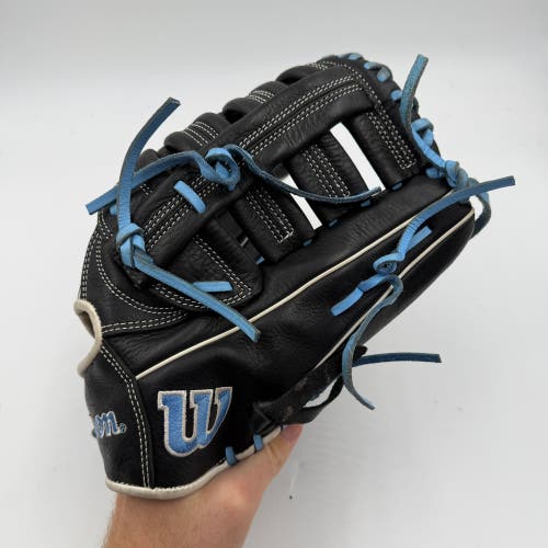 Wilson a950 12.5 Outfield Baseball Glove NEEDS REPAIRED