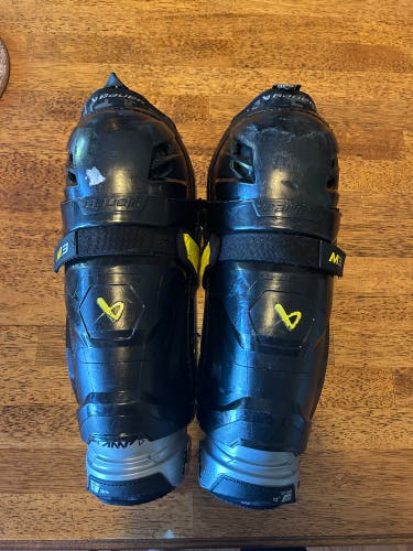 Intermediate Bauer Supreme M3 13" Shin Pads (Used)