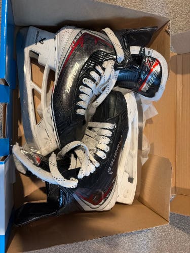 2025 Bauer Vapor Fly40 Hockey Skates 6 (Used)