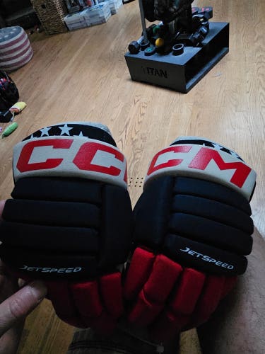 CCM JetSpeed FT455 Gloves 12" Pro Stock (Used)