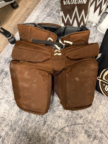 Hershey Bears Shepard Large Vaughn Velocity V6 Hockey Goalie Pants (Used)