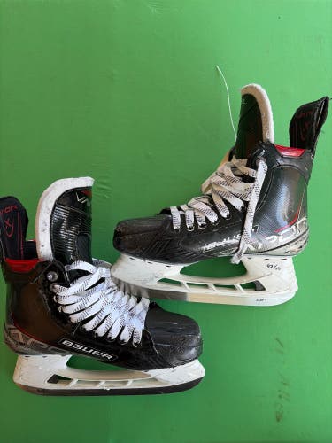 Senior Bauer Vapor 3X Hockey Skates Size 6.5 (Used)