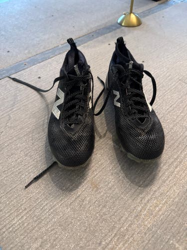 Black Men's Size M 10.0 (W 11.0) Adult New Balance Cleats (Used)