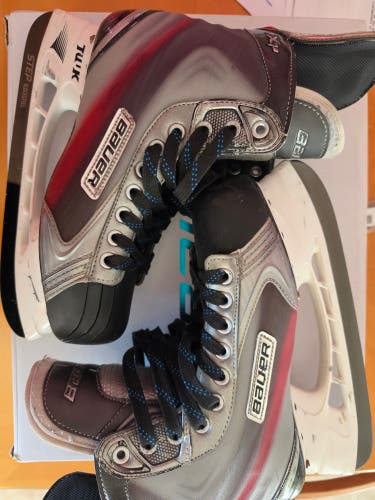 Bauer Vapor X7.0 w/ 2 sets of Step Blacksteel