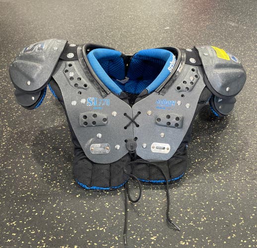 Used Schutt SI 770 FB Shoulder Pads Grey MD 11735-S000339875