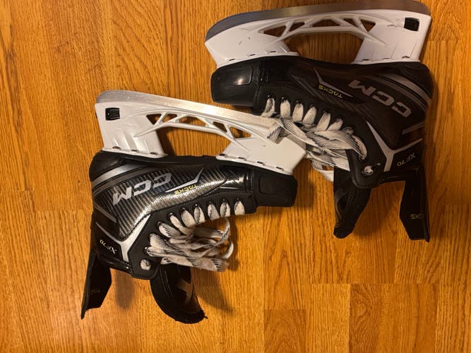 2003 CCM Tacks Hockey Skates Wide Width 6.5 (Used)