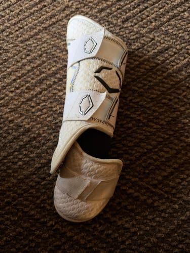 White Senior EvoShield Leg guard Shin Guards (Used)