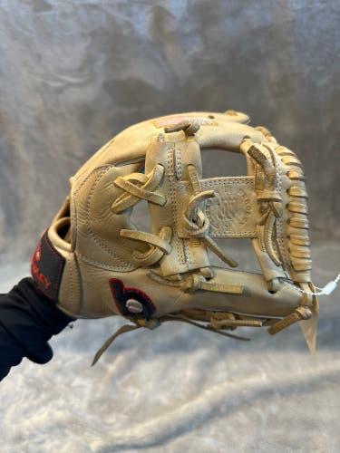Brown Bradley Next Play RH Infield Baseball Glove 11" (Used)