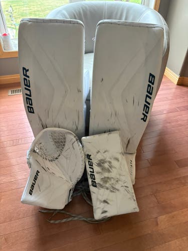 35" 2025 Bauer Flylite Regular Goalie Full Set Pro Stock (Used)