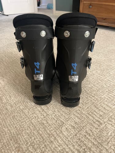 Salomon T4 Kids Ski Boots. Mondo 25 & 25.5 Unisex. Excellent condition & Free shipping. $190 retail.