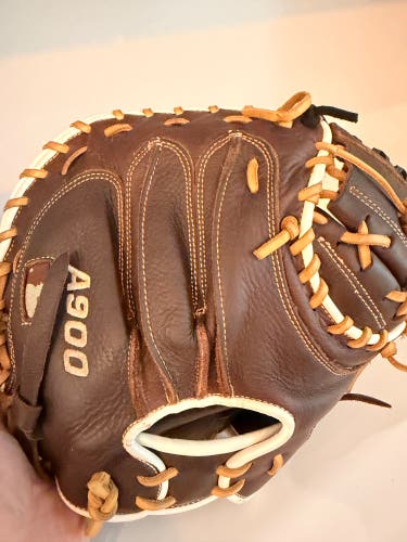 Wilson A900 RH Catcher's Baseball Glove 34" (Used)