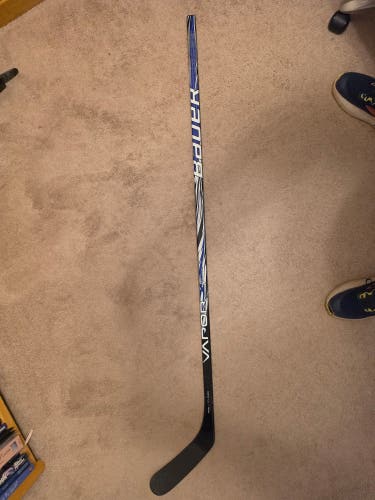 Senior Bauer Vapor X:4.0 Right Handed Hockey Stick PM9 77 Flex (Used)