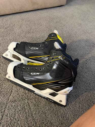 2016 CCM Tacks Hockey Goalie Skates Regular Width 9 (Used)