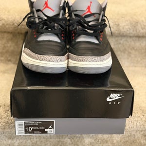 Men's Size M 10.5 (W 11.5) Adult Air Jordan 3 Retro Shoes (Used)