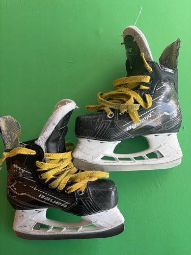 Bauer Supreme M40 Junior Hockey Skates | Extra Wide Width | Size 1