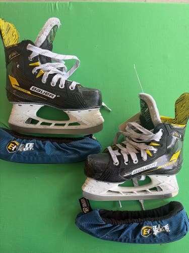 Bauer Supreme M4 Junior Hockey Skates | Regular Width | Size 3.5