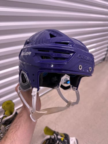 Medium Bauer Re-Akt 150 Helmet (Used)