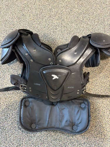 Large Youth Xenith Flyte Shoulder Pads (Used)