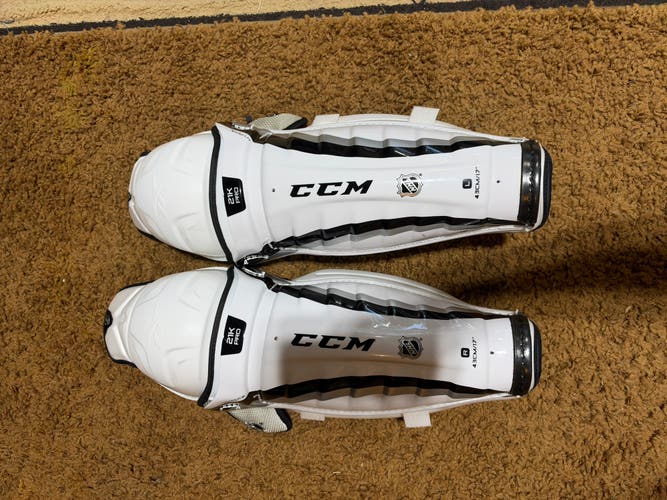 Senior CCM 21K 17" Shin Pads (New)