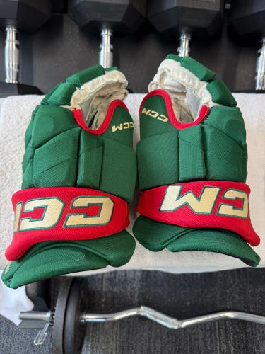 CCM Pro Model Gloves 14" (Used)