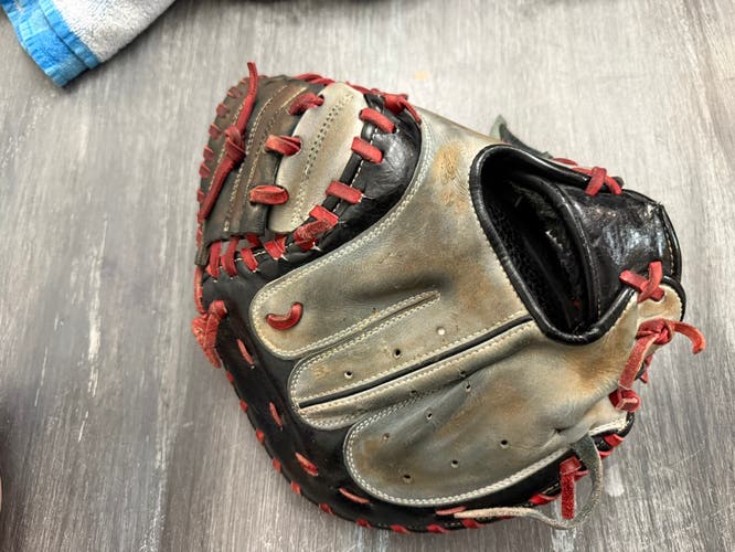 Marucci Caddo RH Catcher's Baseball Glove 31" (Used)