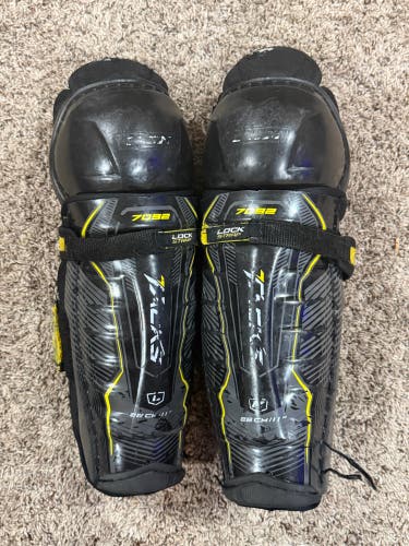 Youth CCM Tacks 7092 11 Shin Pads (Used)
