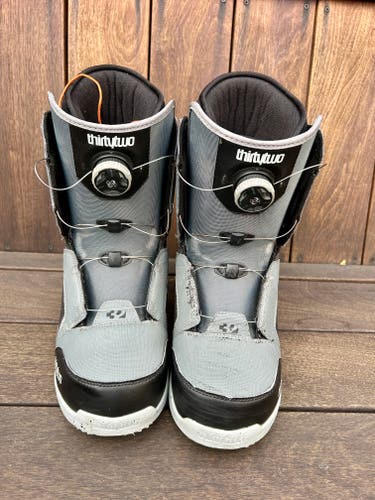 Men's Size M 12.0 (W 13.0) Thirty Two STW BOA Snowboard Boots Medium Flex All Mountain (Used)