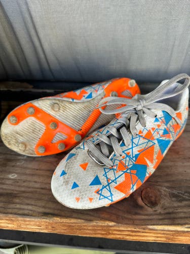 Unisex 1Y (Big Kids / Youth) Franklin Cleats (Used)