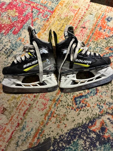 Bauer Vapor X4 Hockey Skates Regular Width Size 1 (Used)