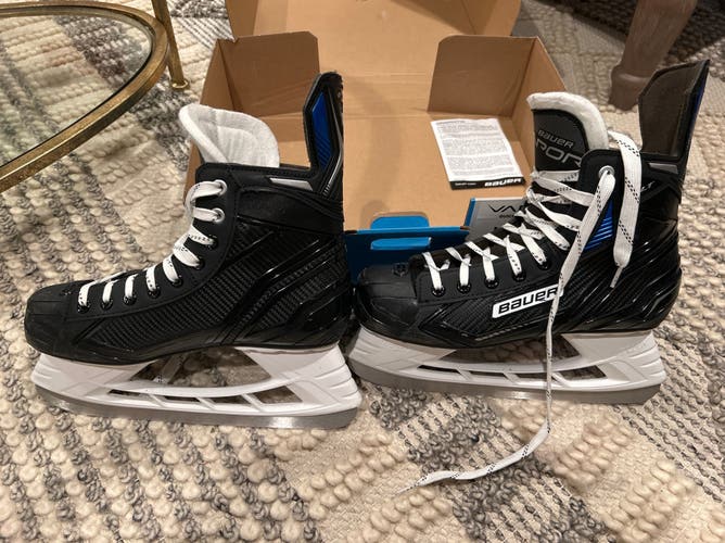 Black Bauer Vapor Hockey Skates Regular Width 8 (Used)
