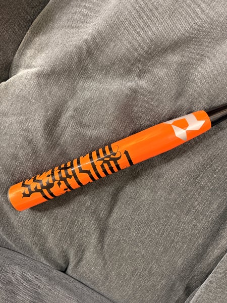 2027 DeMarini Twisted Mistress Composite Bat (-8) 26 oz 34" (Used)