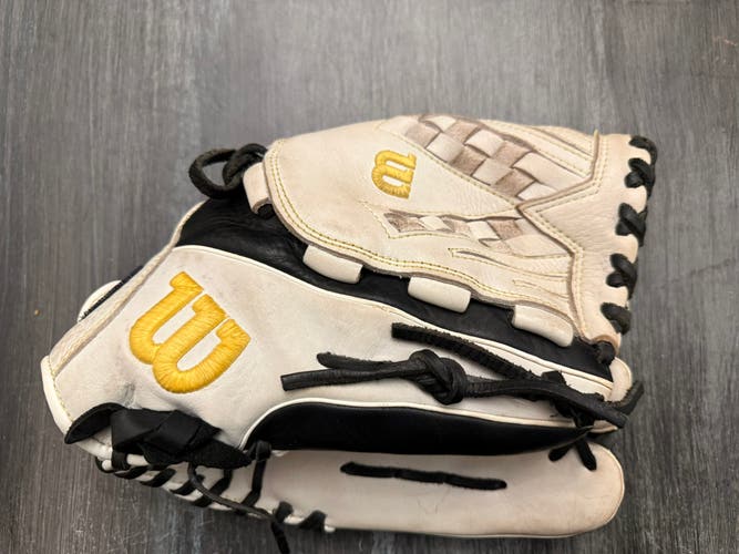 Wilson A950 RH Softball Glove 12.5" (Used)