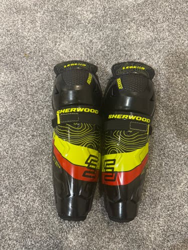 Youth Sher-Wood Rekker Legend 10" Shin Pads (Used)