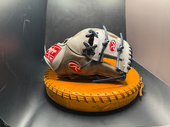 Infield RH Rawlings Heart of the Hide Baseball Glove 11.25" (Used)