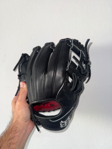Yardley Y2 Maven Steer 11.5 inch baseball glove right hand throw