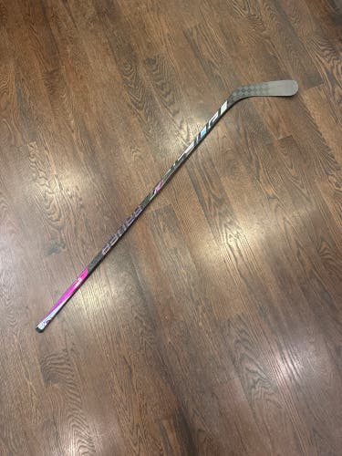 Intermediate Bauer Pulse 2 Right Handed Hockey Stick P92 65 Flex (New)