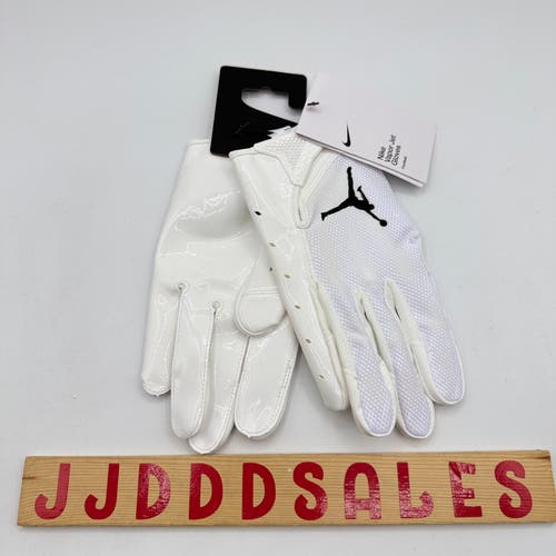 Nike Air Jordan Vapor Jet NFL Football Gloves White Black DX4546-102 Men’s Sz XL

New With Tags