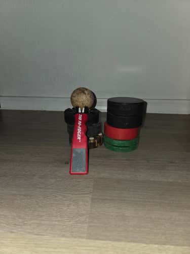 Inline pucks